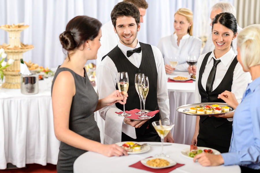 Catering service at company event offer food Kellner für Event in Freiburg buchen